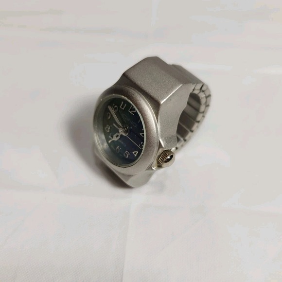 Ladies Icing Silver Tone Ring Watch Blue / Color Changing Face - Picture 5 of 7